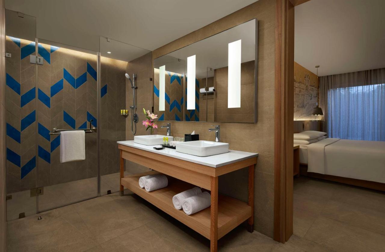 Hyatt Place Jaipur Malviya Nagar Εξωτερικό φωτογραφία Bathroom